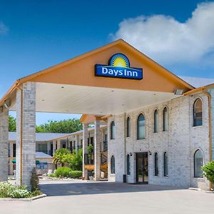 Days Inn Windcrest By Wyndham San Antonio